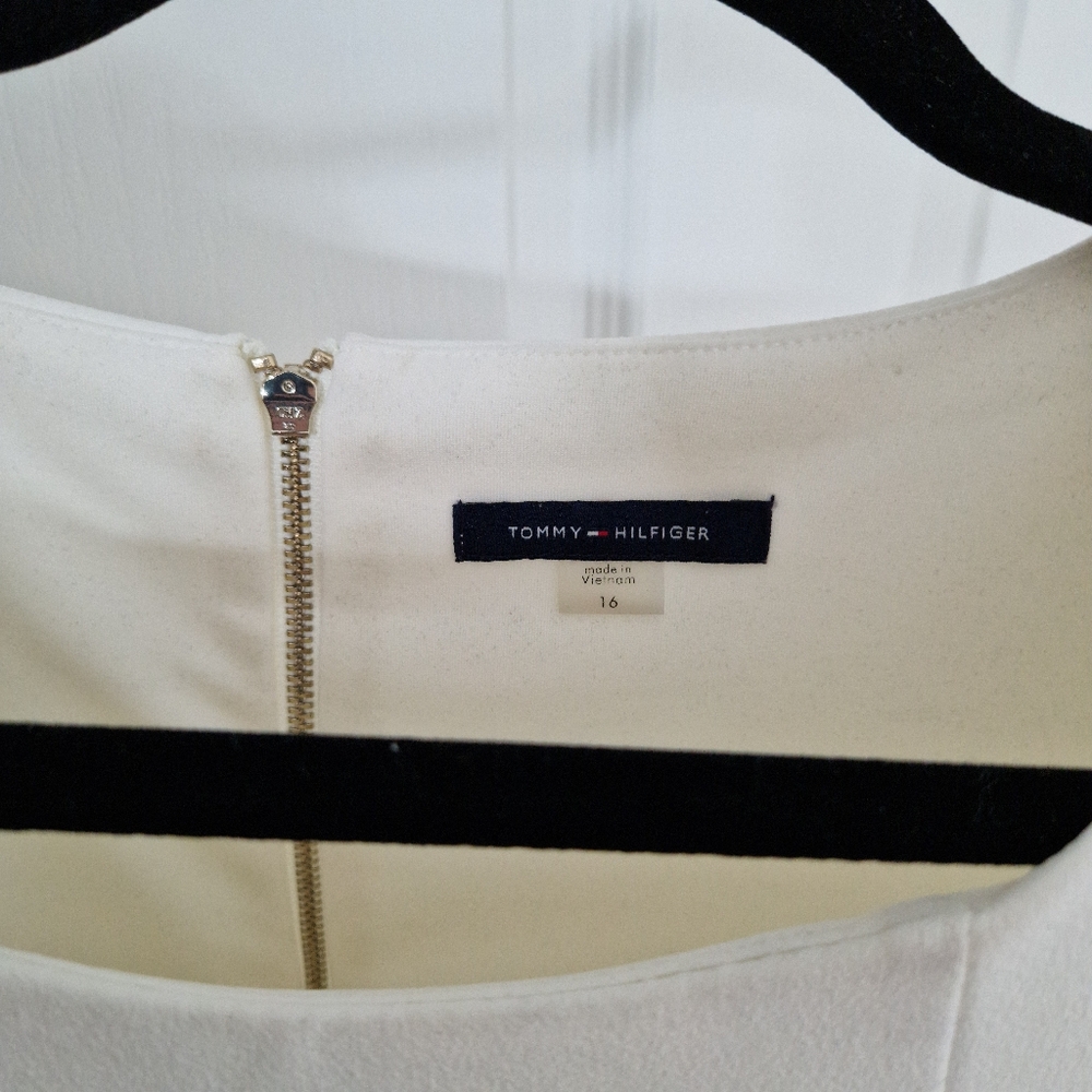 Tommy Hilfiger Colour Block Dress - Picture 4 of 4